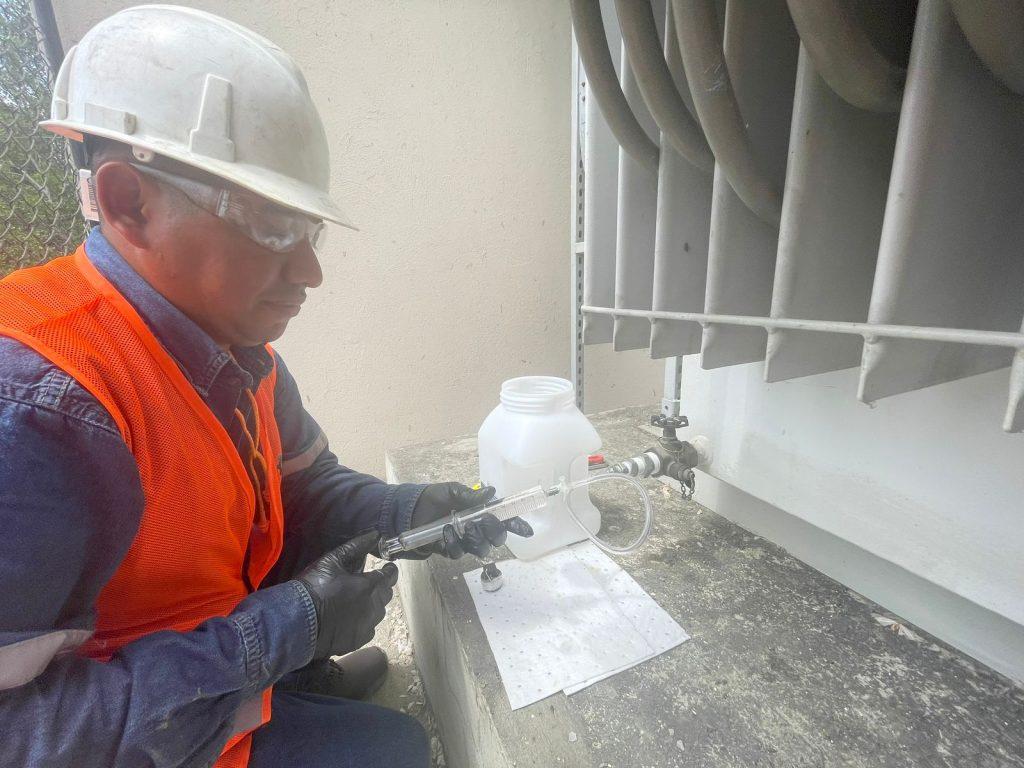 Uso de jeringa para toma de muestra